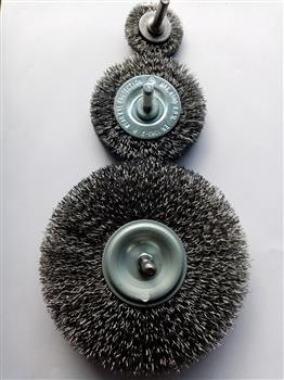 SZCZOTKA TARCZOWA 30mm TRZPIEŃ